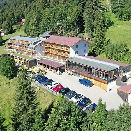 Bio-berghotel Ifenblick فندق 3*